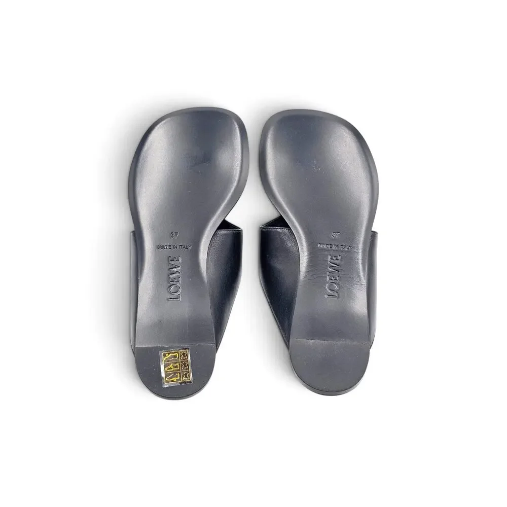 Loewe Toggle Flat Sandals Calfskin Leather Black - NWB $1100
